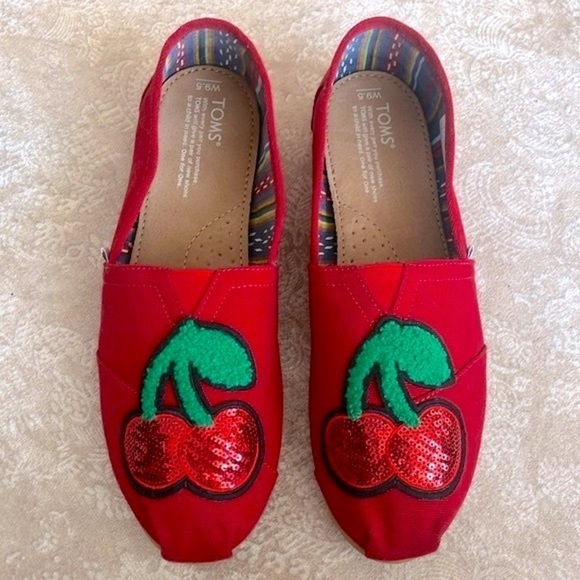 Brand New Toms Custom Cherry Red Sequin Sparkly Casual Slip On Shoes Flats - Picture 2 of 15